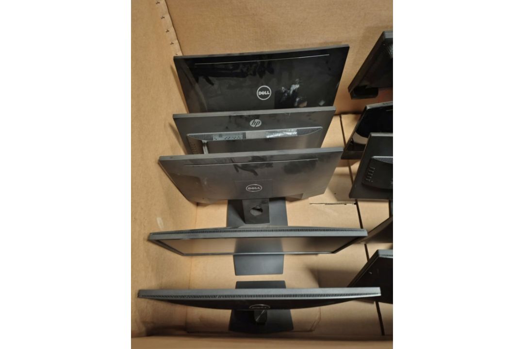 3x pallet sized boxes of computer monitors of mixed makes, sizes - approx. 20 per box - Image 22 of 23