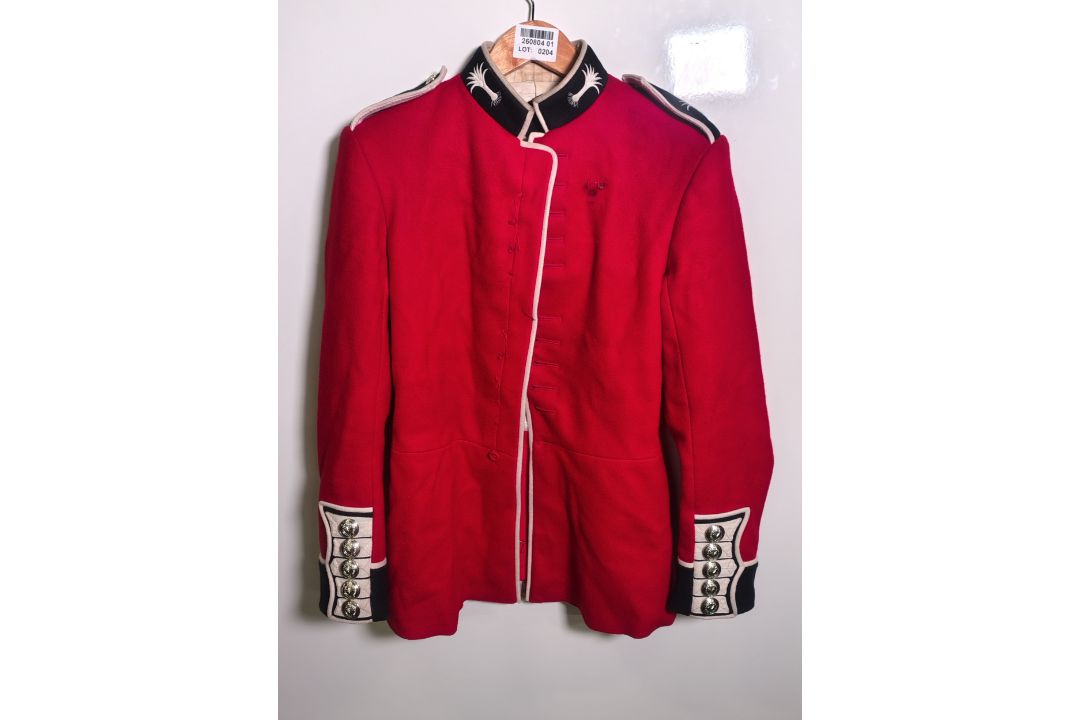 15x Men's footguards grenadier guards red tunic - mixed sizes - in need of repair - Image 1 of 11