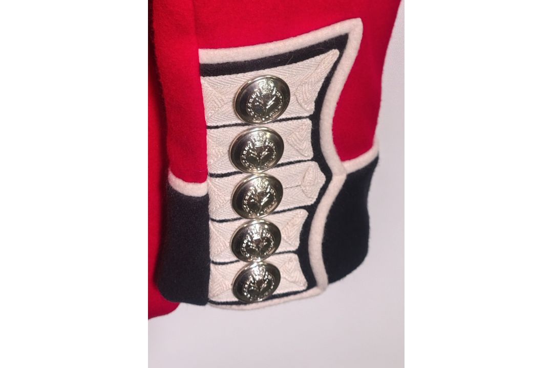 15x Men's footguards grenadier guards red tunic - mixed sizes - in need of repair - Image 3 of 11