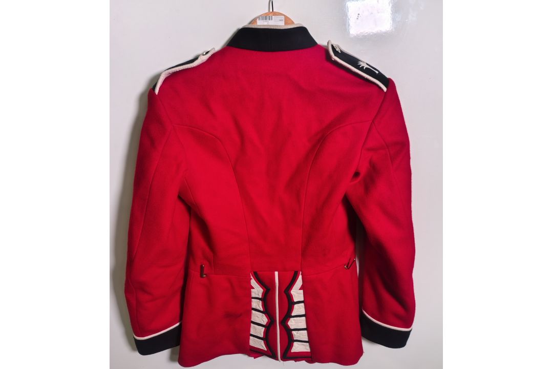 15x Men's footguards grenadier guards red tunic - mixed sizes - in need of repair - Image 9 of 11