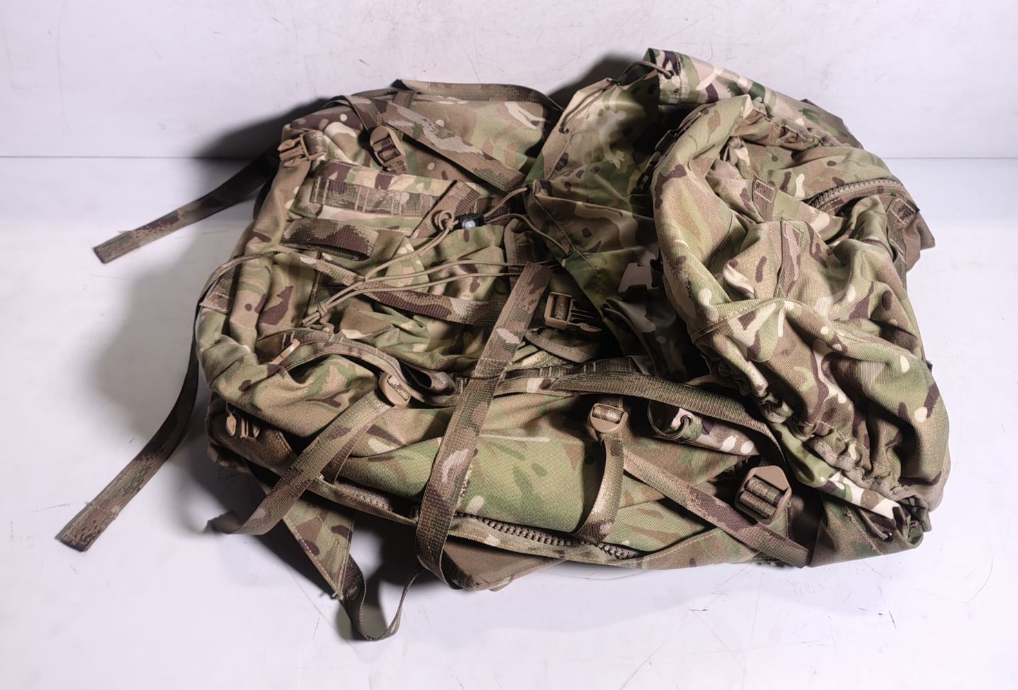 Military textiles including clothing, footwear, accessories and hardware (B)