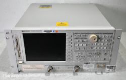 Hewlett Packard 8753E Network analyzer, 30 kHz - 3 GHz - W 480 x D 490 x H 220mm