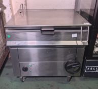 Lincat Opus 800 OE8802 electric manual tilt 80 litre bratt pan - W 900 x D 800 x H 900mm