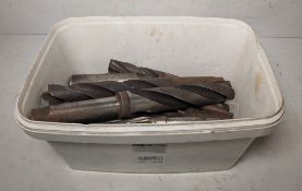 18x mixed Imperial tapered drill bits, 8x tapered end mill bits, 3x reamers, 2x drill sleeve morses