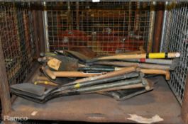 25x various brands of shovels