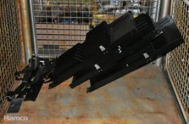 Mounting rack suitable for HP Z2 compact workstations