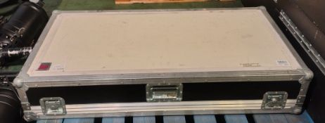 Empty white Santosom flight case - W 1210 x D 620 x H 225mm