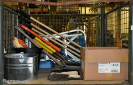 Workshop consumables - small folding steps, snow shovels, shovels, insulated digging fork