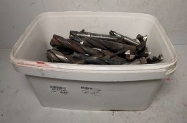 84x mixed imperial tapered drill bits, 29x tapered end mill bits, 1x reamers - 114 pieces
