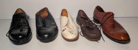342x Unsorted unpaired & odd shoes - AS SPARES - see pictures for examples