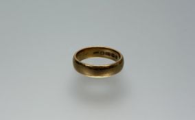 A 22ct gold wedding band P 8.45g