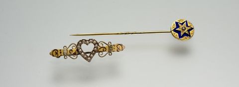 An Edwardian style 9ct gold brooch set central seed pearl heart: l. x 4.2cm 2.84g and an Edwardian