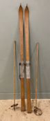 A pair of vintage wooden skis and bamboo poles: H. 200cm