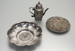 A Mexican Taampico Laperla sterling silver scalloped dish with Aztec engraved central figure