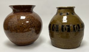 A large Denby stoneware vase of bulbous form with brown speckled glaze (h. 27cm), together with a