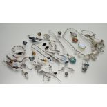 collection of silver and white metal jewellery to include an Egyptian-inspired necklace: l. x 26cm