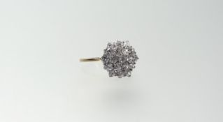 A 9ct gold paste set cluster ring U 3.85g