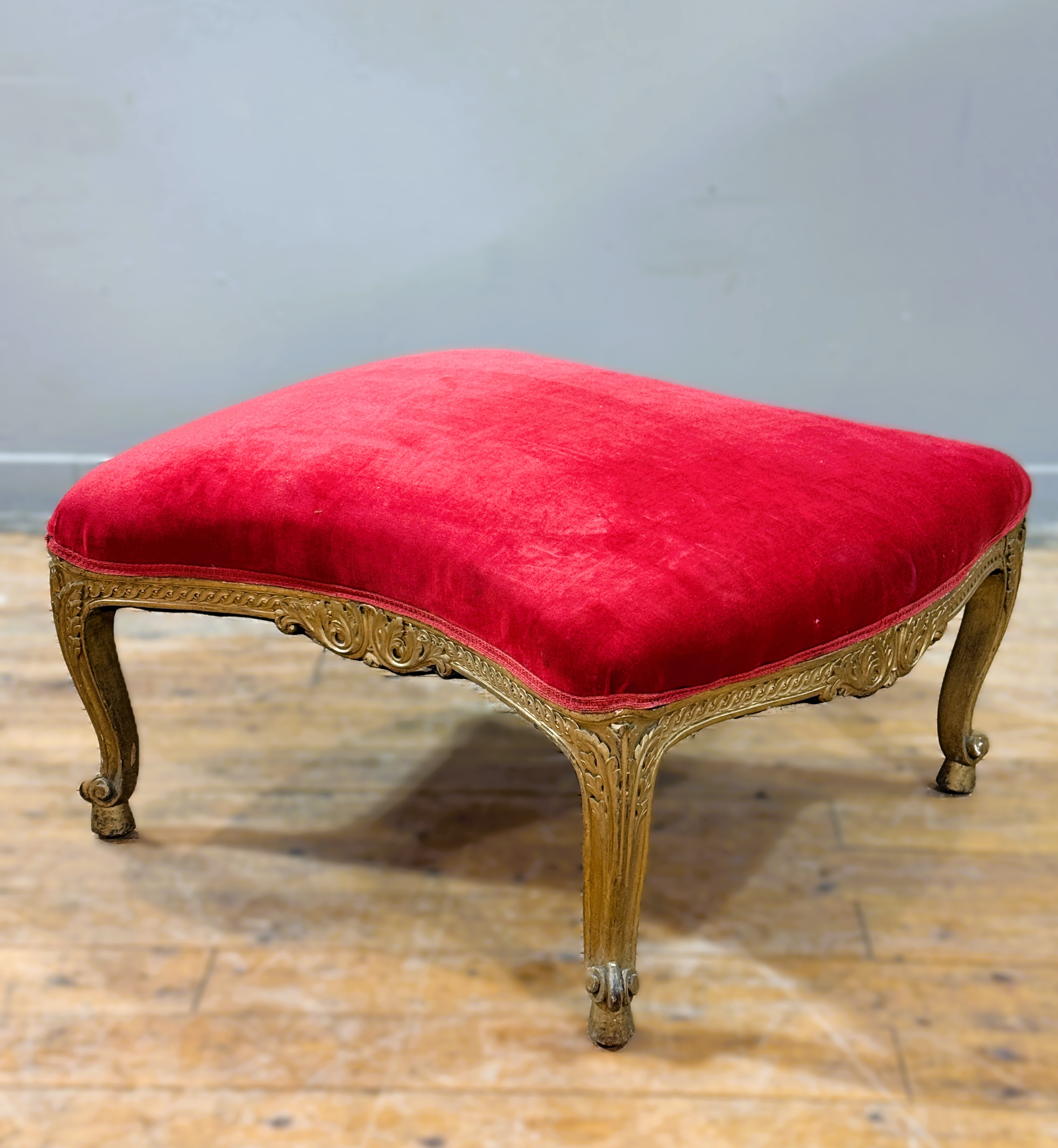 A late 19thc./early 20thc Louis XV style duchesse brisee, with scrolling giltwood painted frame, - Image 15 of 15