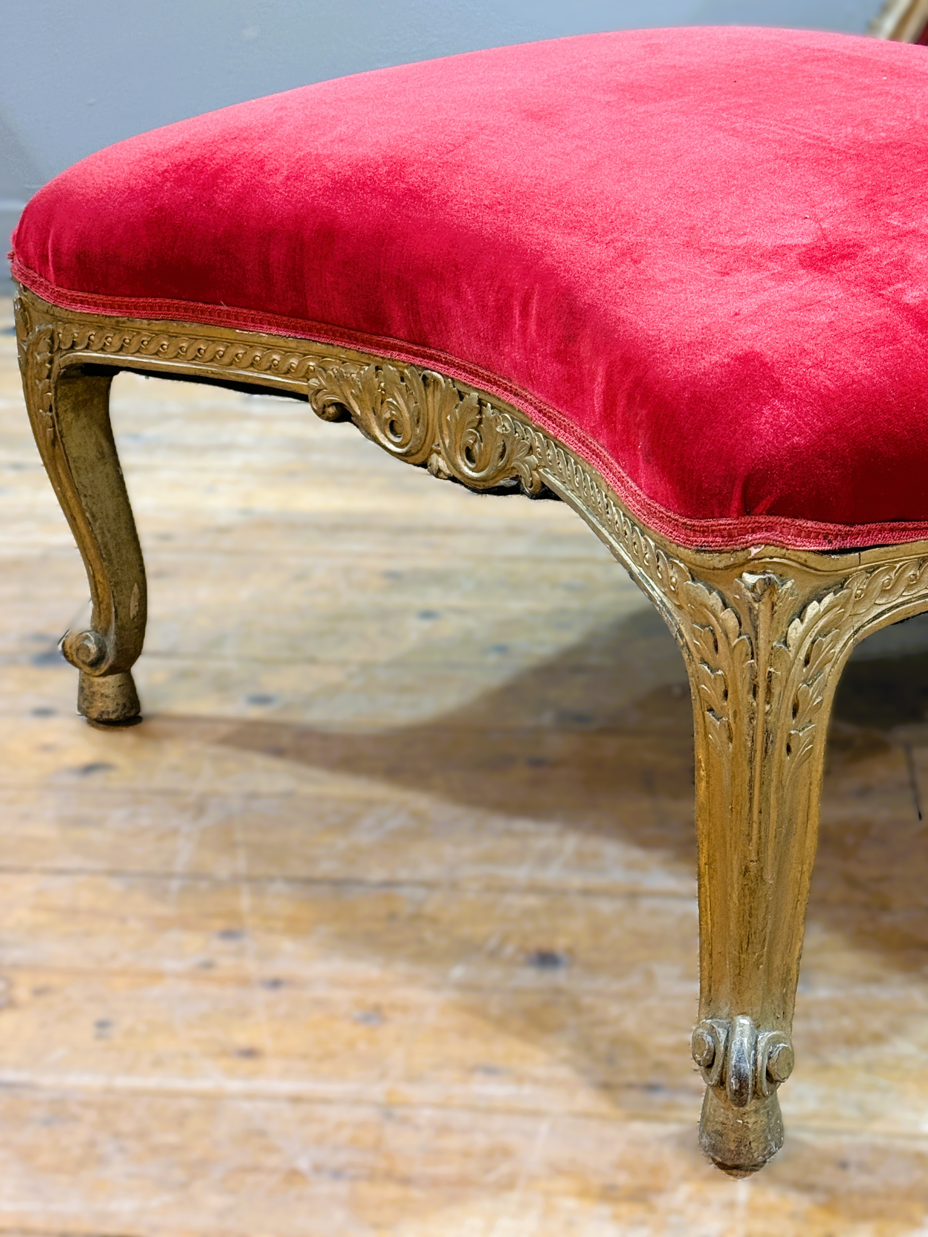 A late 19thc./early 20thc Louis XV style duchesse brisee, with scrolling giltwood painted frame, - Image 2 of 15