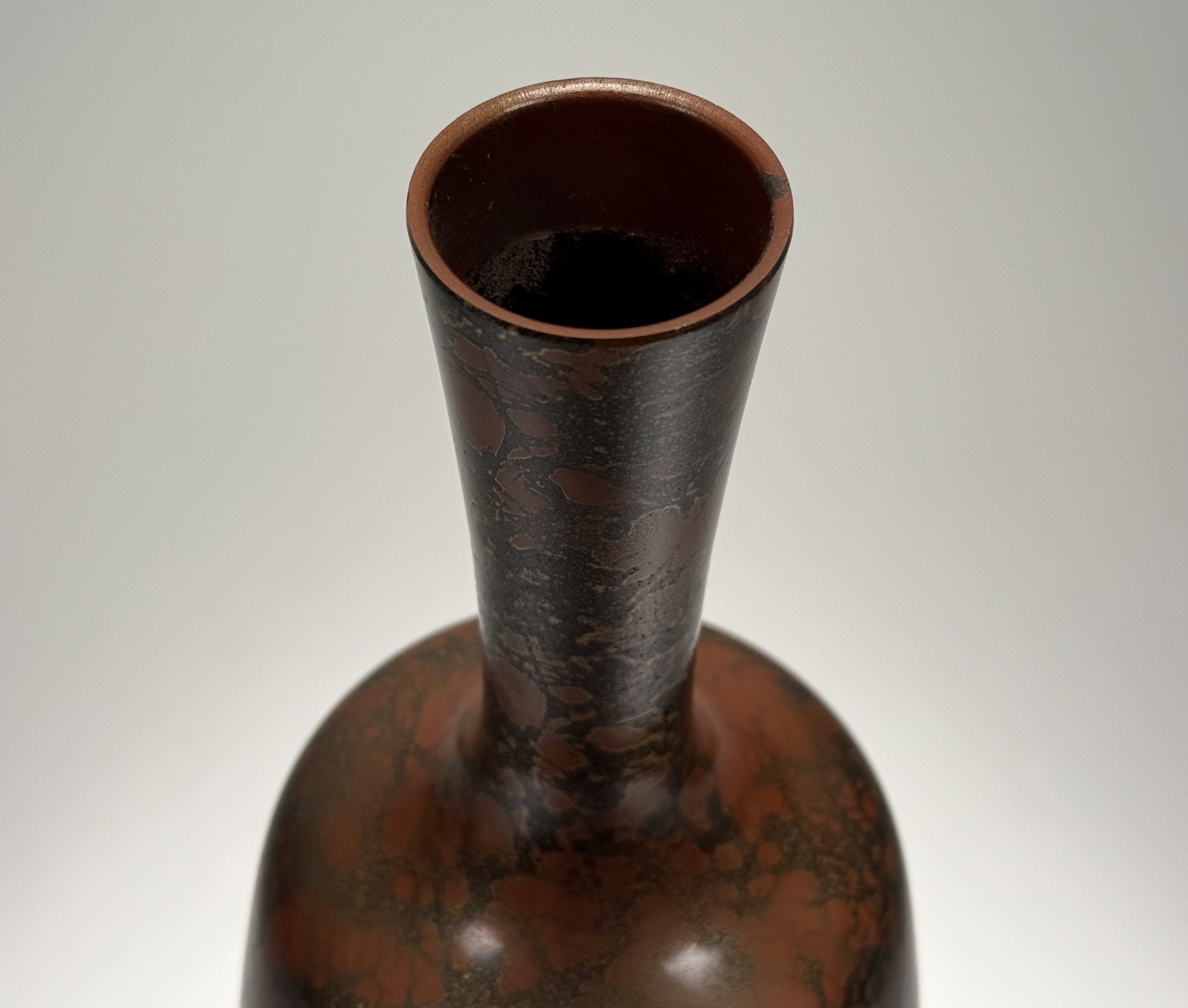 A Japanese "Murashido" bronze vase, probably early 20th century, in mottled brown, gold and - Image 3 of 4