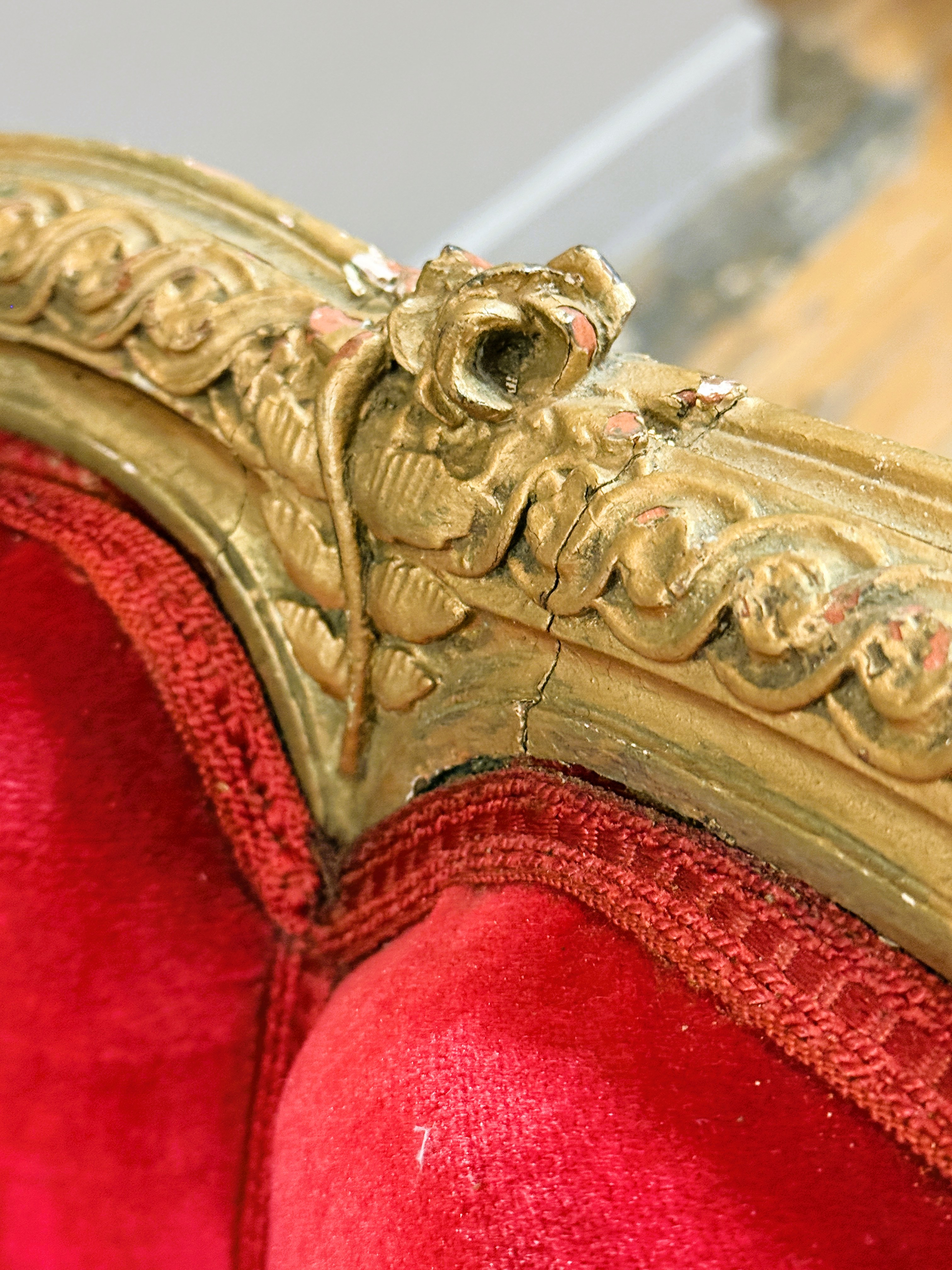 A late 19thc./early 20thc Louis XV style duchesse brisee, with scrolling giltwood painted frame, - Image 9 of 15
