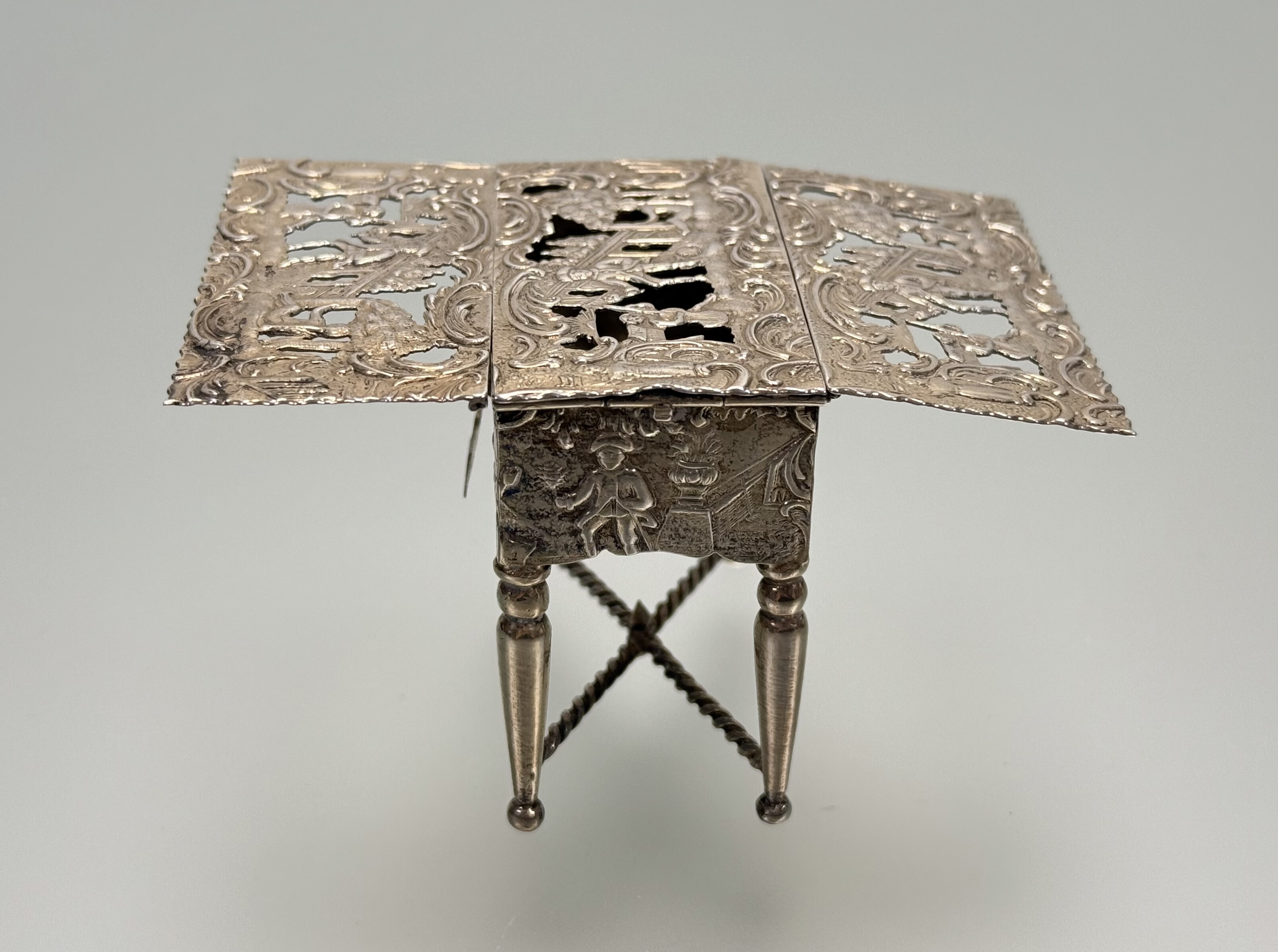 Two pieces of Dutch silver miniature furniture: a bureau with London import marks for 1890, repousse - Image 6 of 7