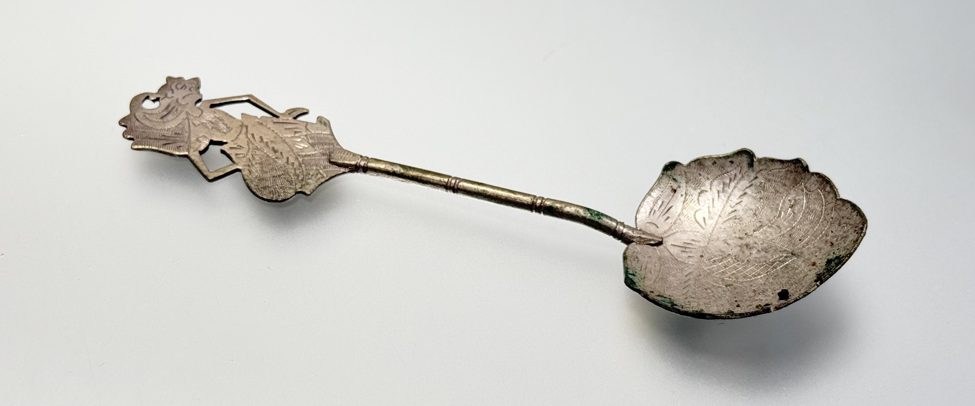 A sterling silver three piece tea service, probably Indian, c. 1900, each piece repousse with - Image 5 of 7