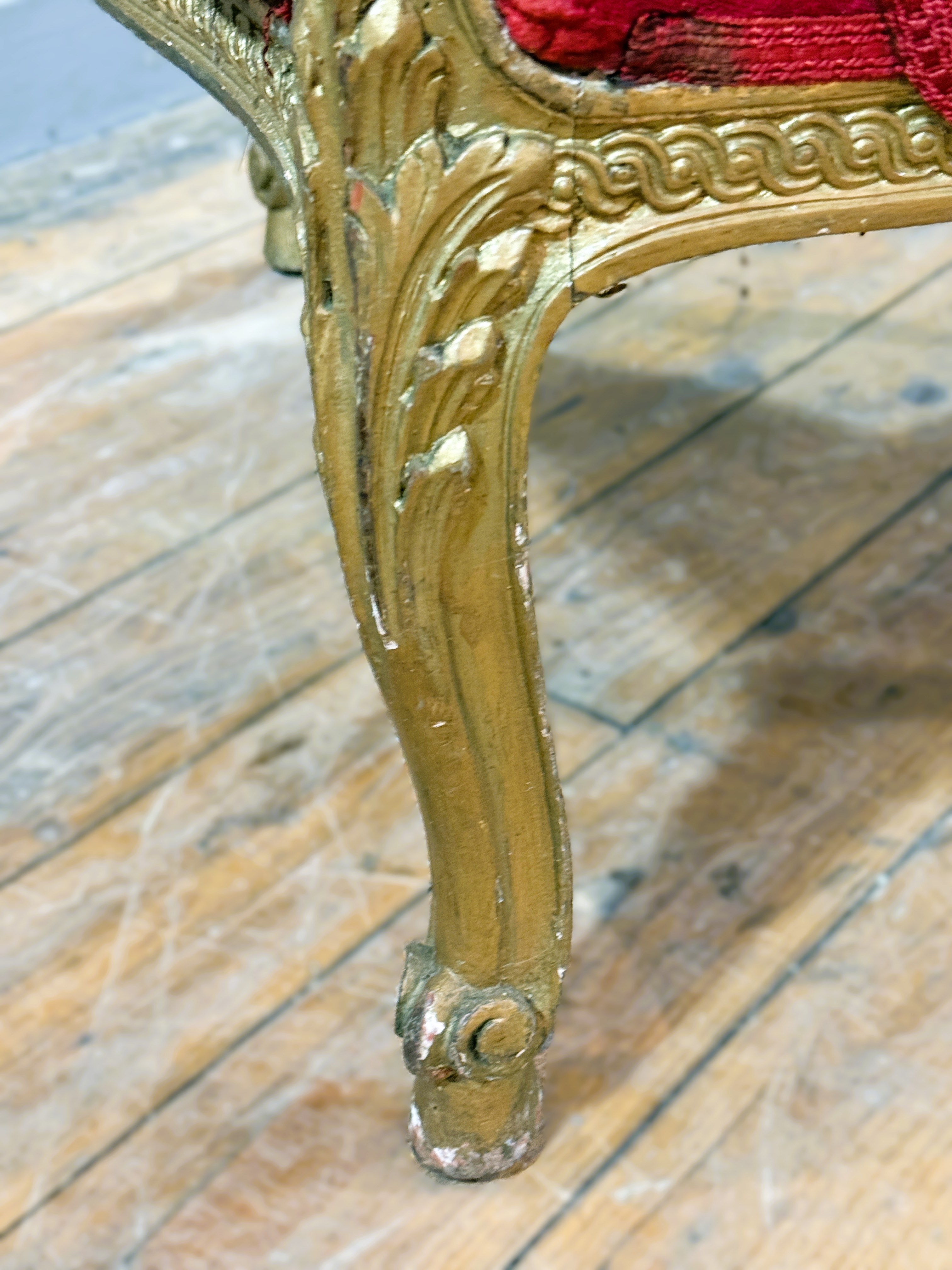 A late 19thc./early 20thc Louis XV style duchesse brisee, with scrolling giltwood painted frame, - Image 10 of 15
