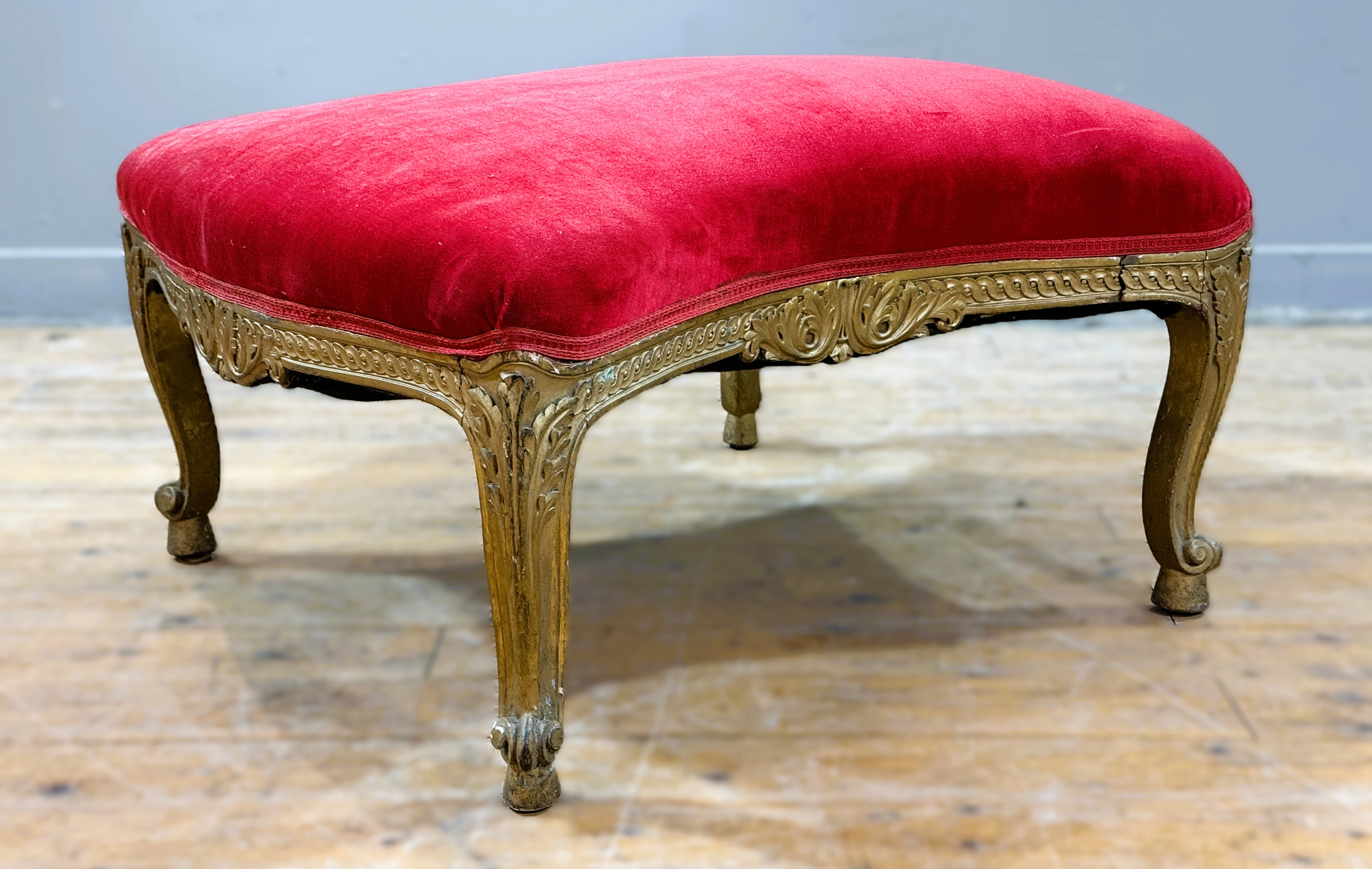 A late 19thc./early 20thc Louis XV style duchesse brisee, with scrolling giltwood painted frame, - Image 11 of 15