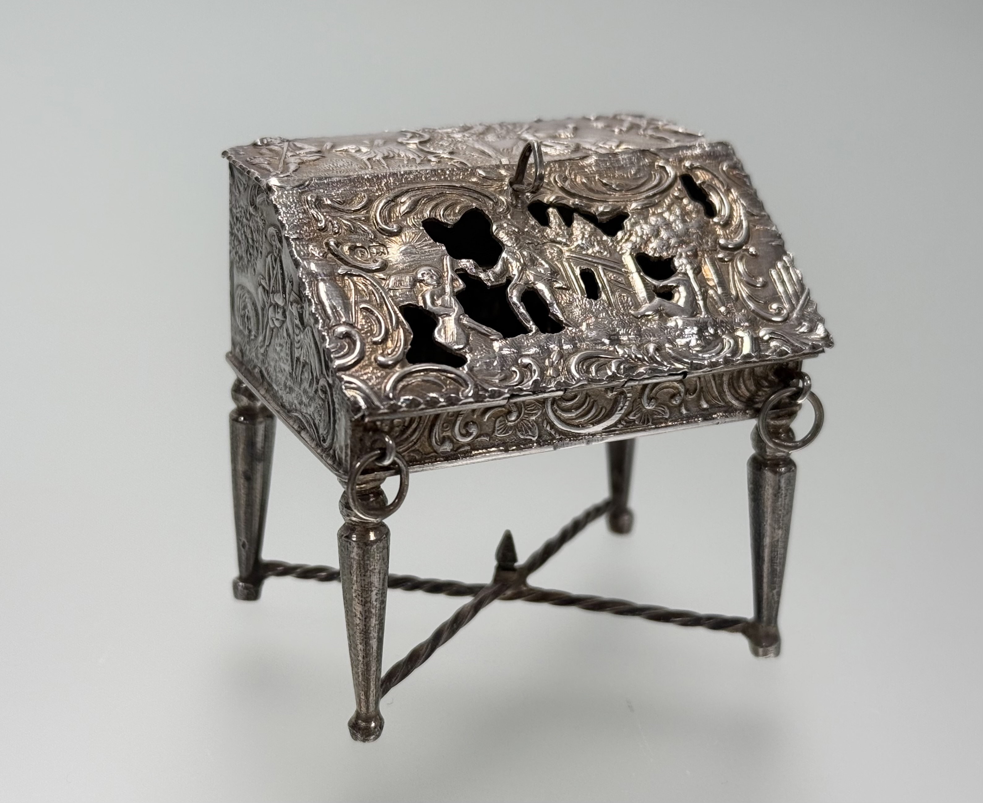 Two pieces of Dutch silver miniature furniture: a bureau with London import marks for 1890, repousse - Image 2 of 7