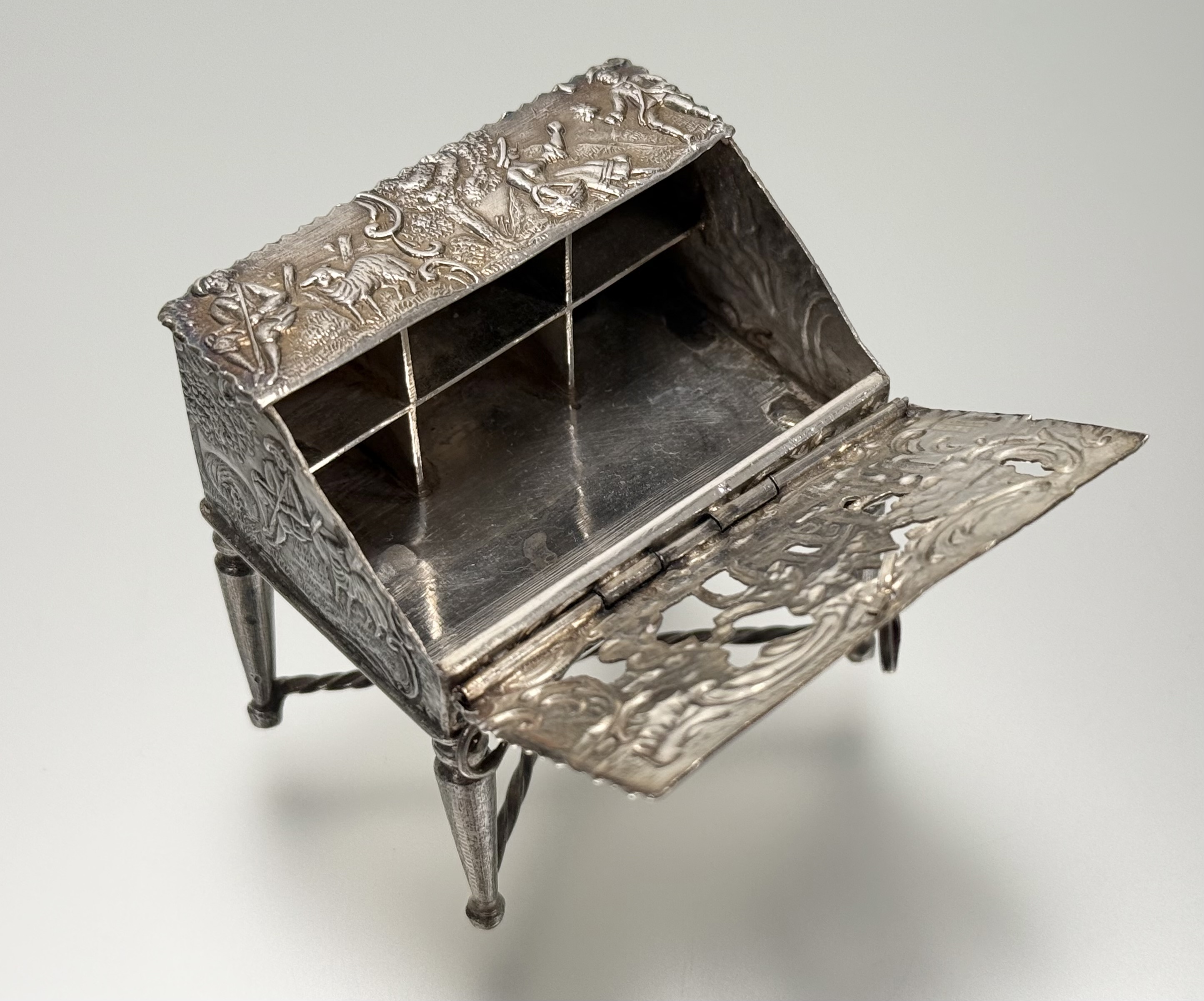 Two pieces of Dutch silver miniature furniture: a bureau with London import marks for 1890, repousse - Image 3 of 7