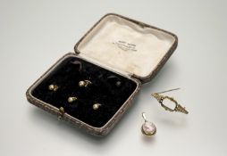 A set of four Henry Tatton vintage 9ct gold dress studs in original box 2.61g together with an