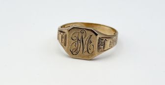 A 9ct gold signet ring engraved with initials J.M, Y 5.8g
