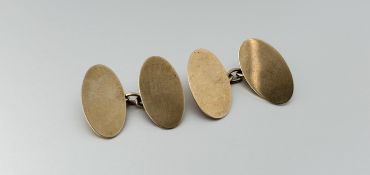 A pair of 9ct gold double-sided oval chain link sleeve links unengraved l. x 2cm 4.18g
