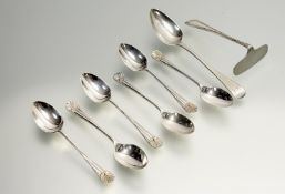 An Edward VII set of six shell and pearl terminal coffee spoons: l. x 10.5cm Sheffield 1909 74.7g