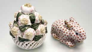 A Italian majolica style ceramic hand-painted garlic basket centrepiece (h-18cm) together with a