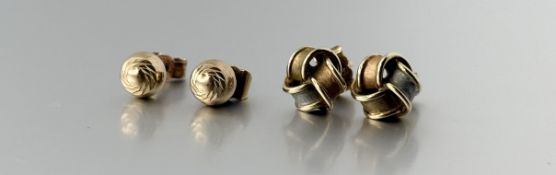 A pair of 9ct gold ball stud earrings and a pair of 9ct gold three coloured gold knot earrings 3.3g