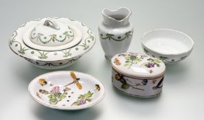 A collection of decorative bathroom wares comprising, an India Jane lidded dish (h-6cm) and soap
