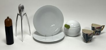 A collection of modern kitchen wares, comprising a porcelain Joseph Joseph Orb pestle and mortar