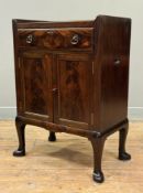 Whytock & Reid of Edinburgh, a George III style mahogany pot or bedside cupboard, c. 1930, the