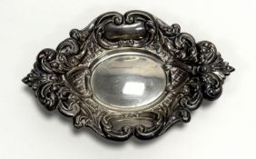 A modern Dublin silver navette-shaped nut dish in the George III taste: h. x 2cm l. x 14cm Dublin
