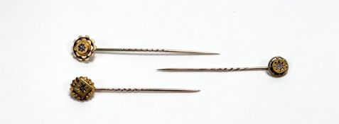 An Edwardian 15ct gold stick pin rose cut diamond in diamond shaped mount: l. x 5cm together with an