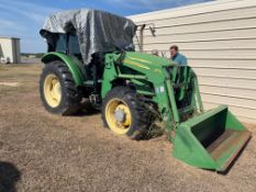 John Deere 5083E
