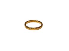 22ct gold wedding ring with engraved pattern (Birmingham 1959), size L-L½.