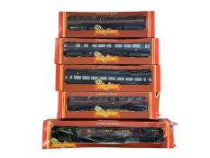 Selection Hornby, Dublo & Triang OO Gauge carriages (boxed & unboxed), plus Hornby Dublo 1938-1964 t