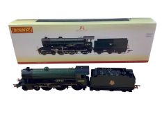 Hornby OO Gauge BR lined green early emblem 4-6-0 Class B17/6 Grimsby Town tender locomotive 61650 ~