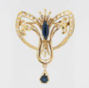 Brosche, 14 kt Gelbgold, mit kleinen Diamanten und 2 wohl Saphiren, punziert, L. 4,2 cm, ca. 8,6 g