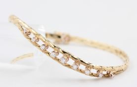 Armband, 14 kt Gelbgold, mit kleinen Diamanten, punziert, L. 18,5 cm, ca. 11,9 g