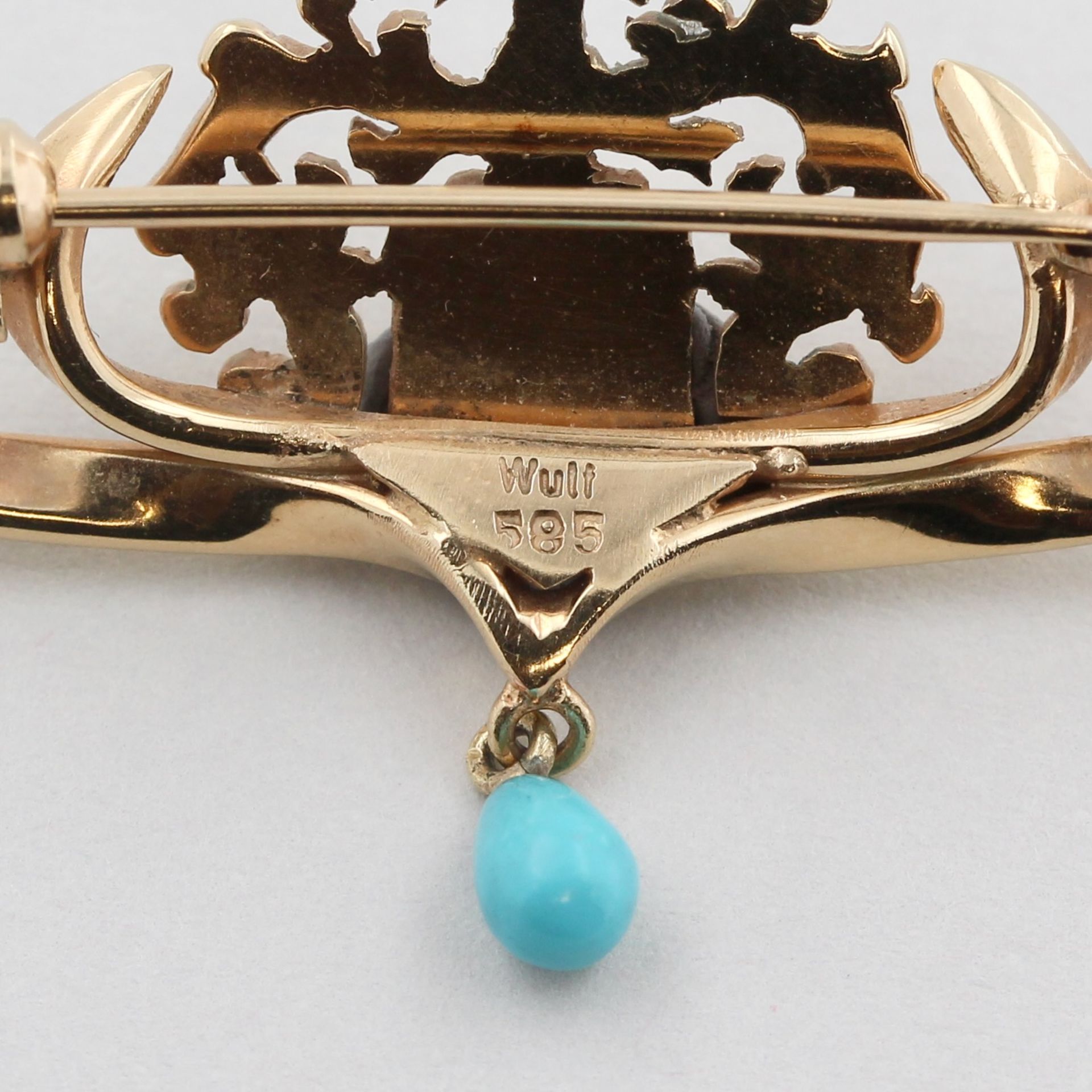 Brosche, 14 kt Gelbgold, mit 1 kleinen Türkis, Darstellung wohl des Erzengels Ariel, punziert, - Bild 4 aus 4