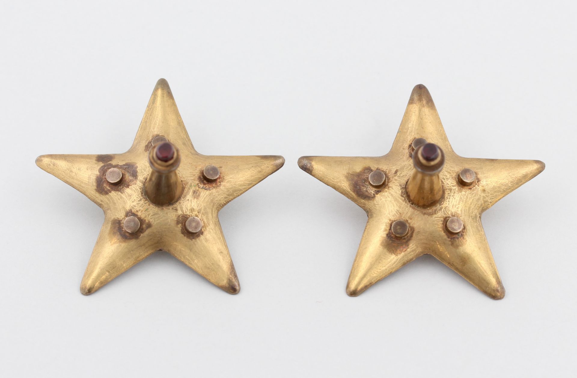 Paar Ohrclips, Marie-Eugenie Hinrichs, Bronze, Design Marie-Eugenie Hinrichs, 1989, mit je 1 - Bild 2 aus 4